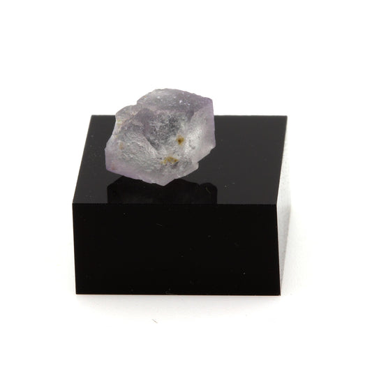 Fluorite violette. 4.19 carats. Massif du Mont-Blanc, France