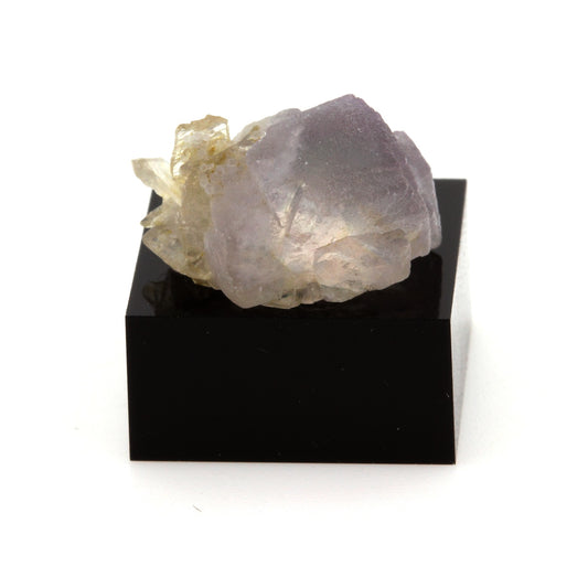 Fluorite violette. 16.86 carats. Massif du Mont-Blanc, France