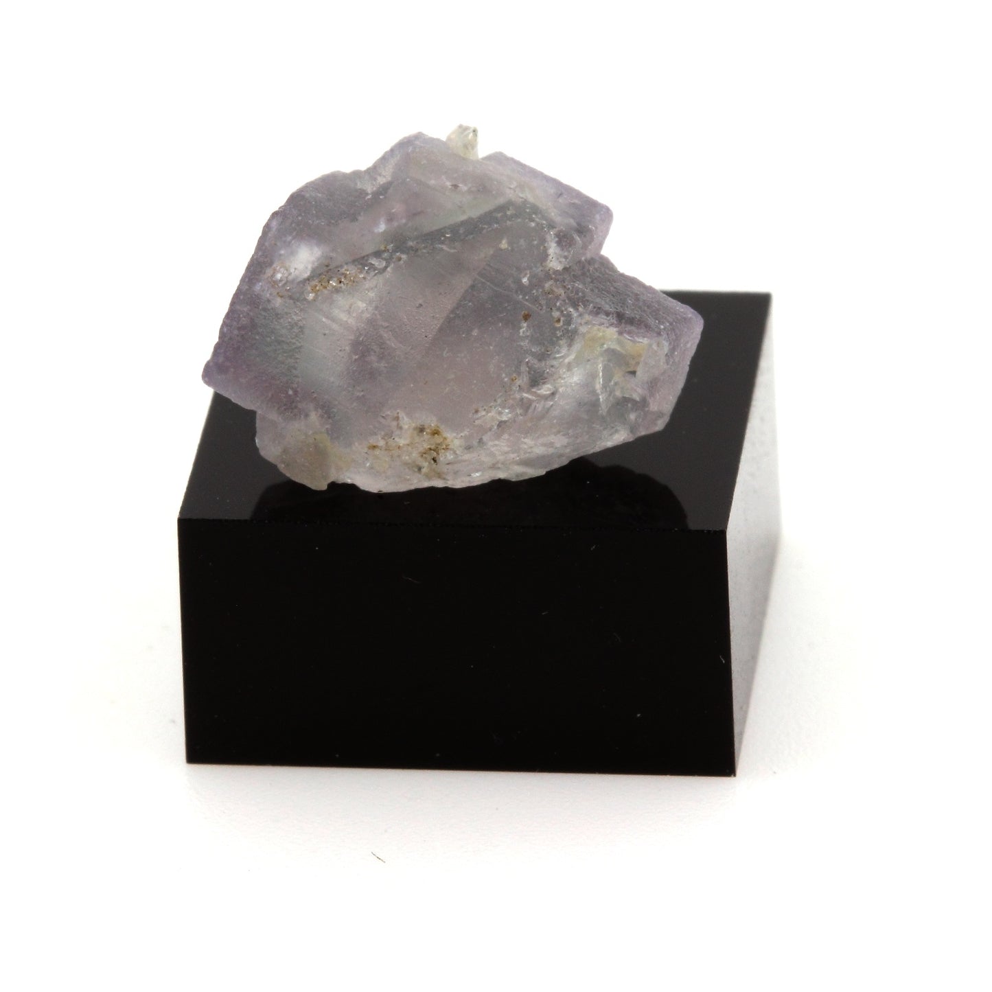 Fluorite violette. 14.62 carats. Massif du Mont-Blanc, France