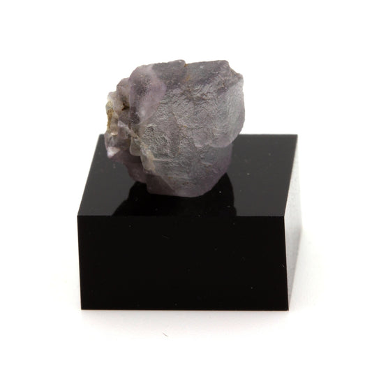 Fluorite violette. 14.28 carats. Massif du Mont-Blanc, France