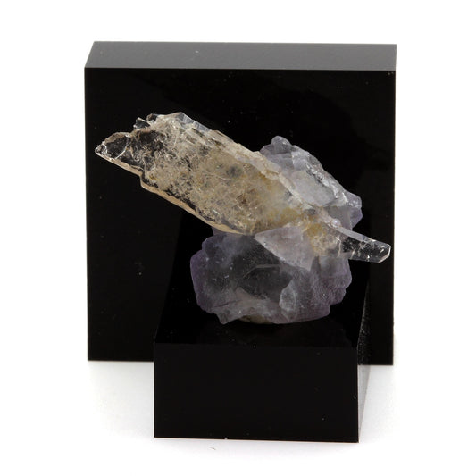 Fluorite violette + Quartz. 20.79 carats. Massif du Mont-Blanc, France
