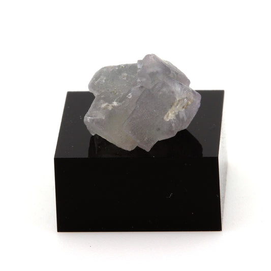 Fluorite violette. 9.94 carats. Massif du Mont-Blanc, France