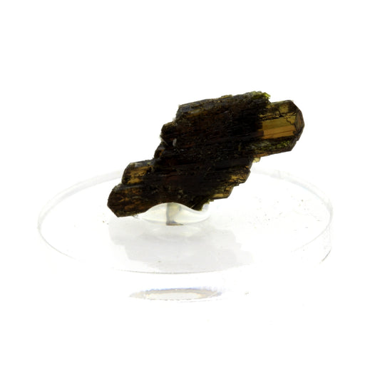 Epidote. 4.9 carats. Massif du Mont-Blanc, France