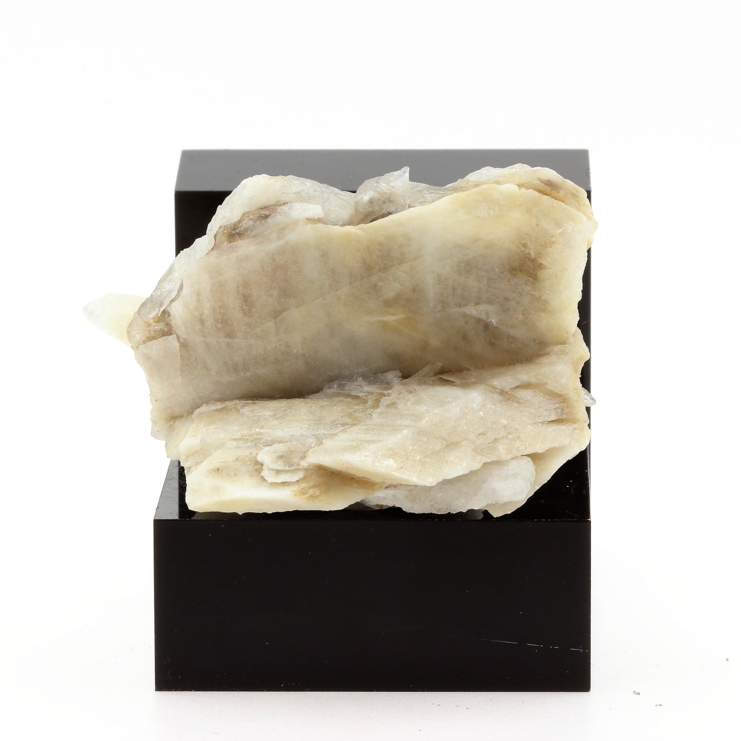 Calcite. 303.9 carats. Massif du Mont-Blanc, France