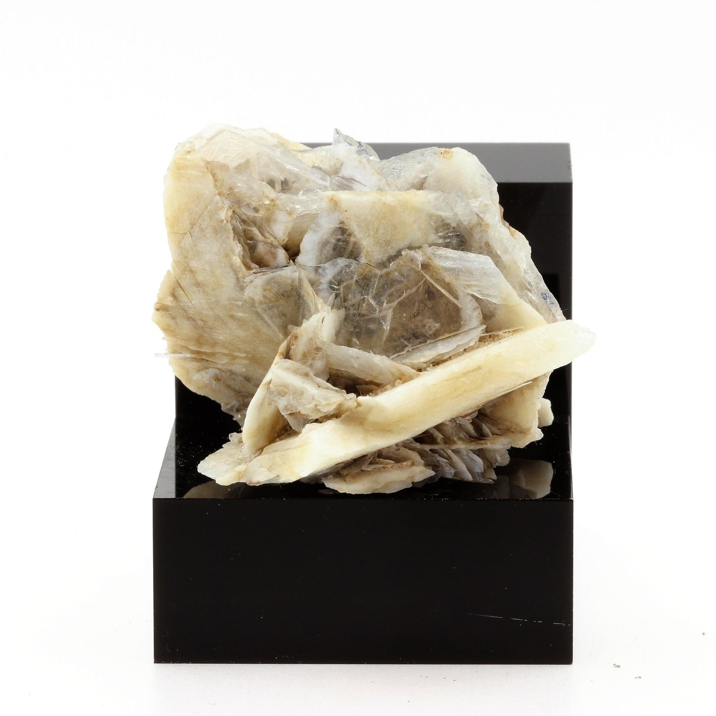 Calcite. 303.9 carats. Massif du Mont-Blanc, France