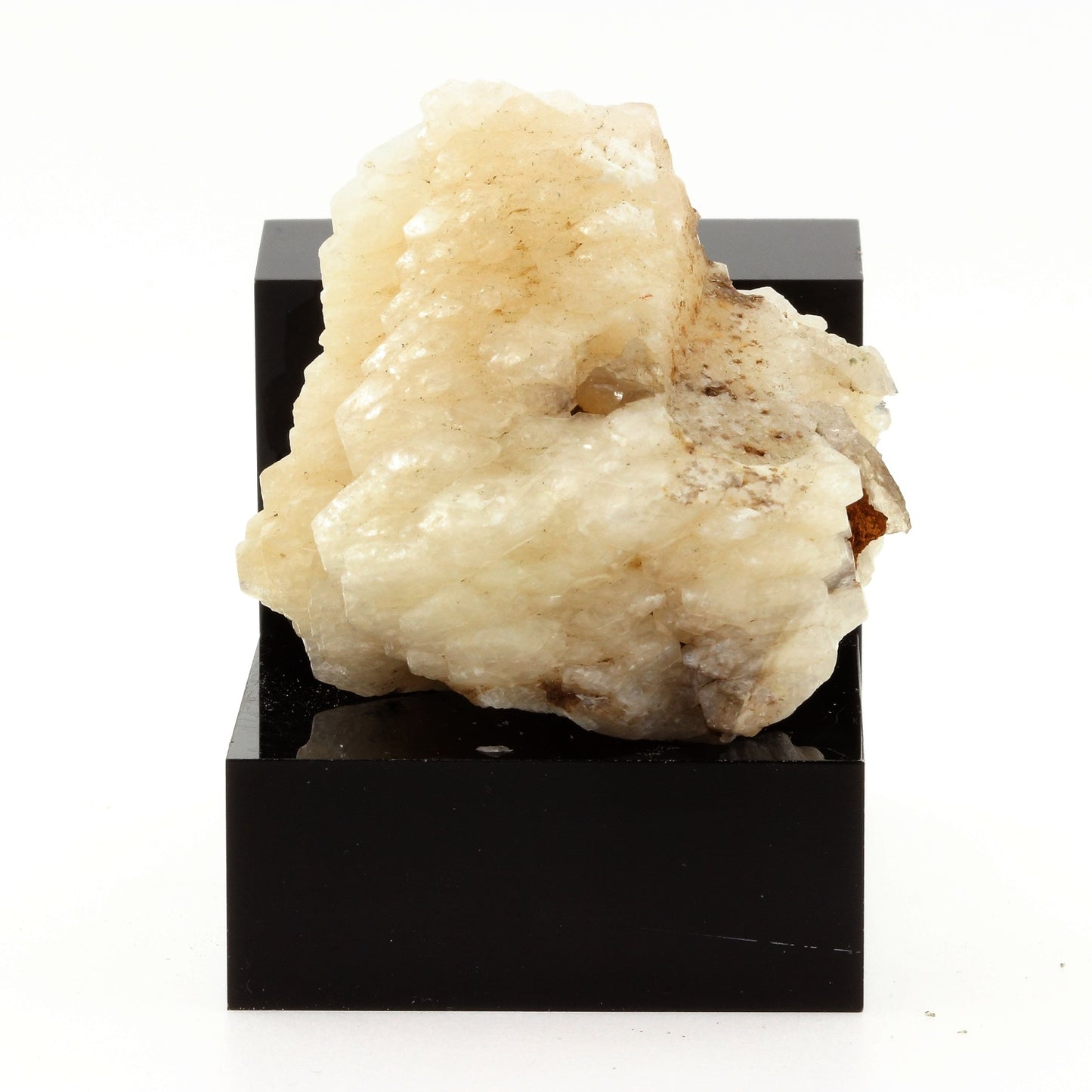 Calcite. 584.9 carats. Massif du Mont-Blanc, France