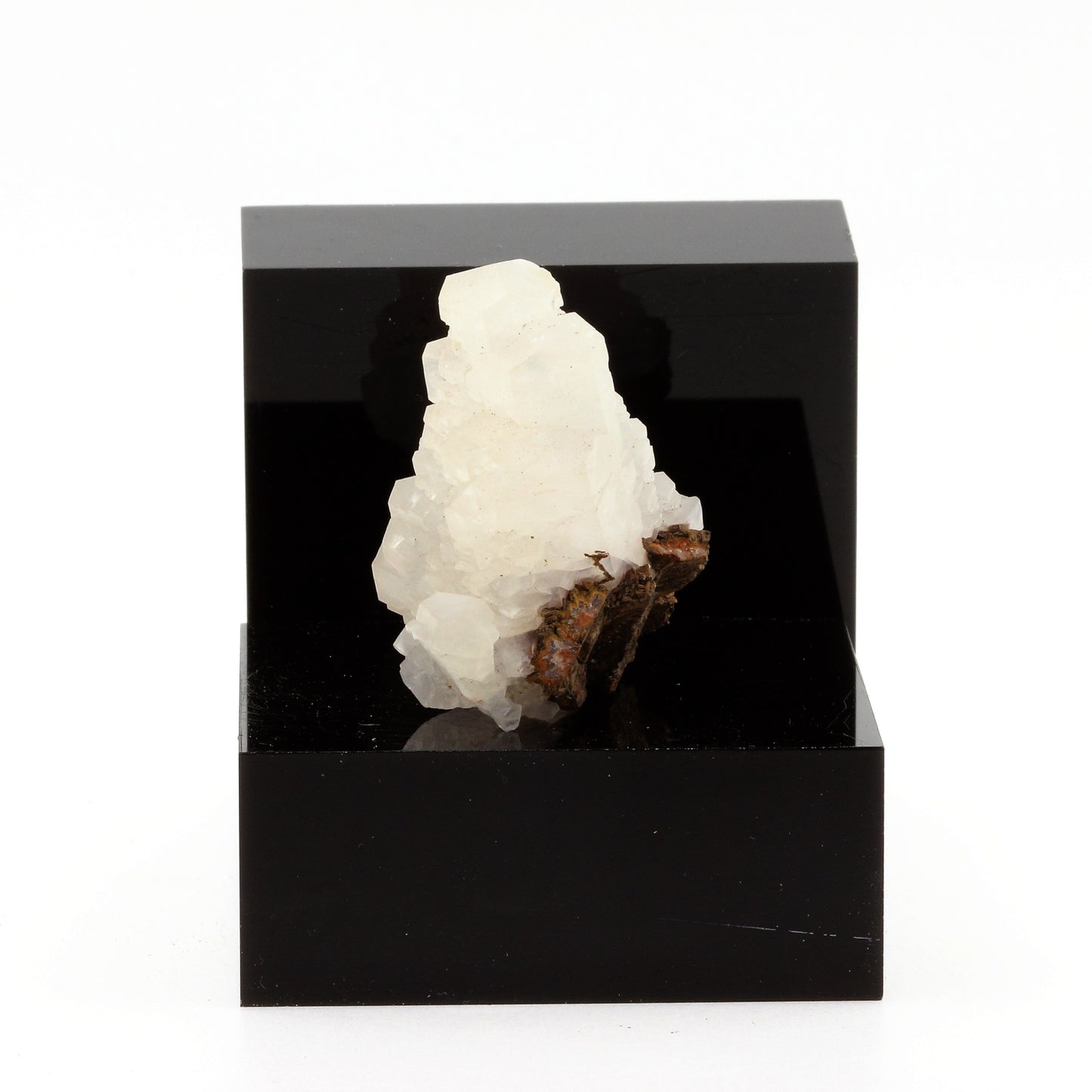 Calcite. 112.2 carats. Massif du Mont-Blanc, France