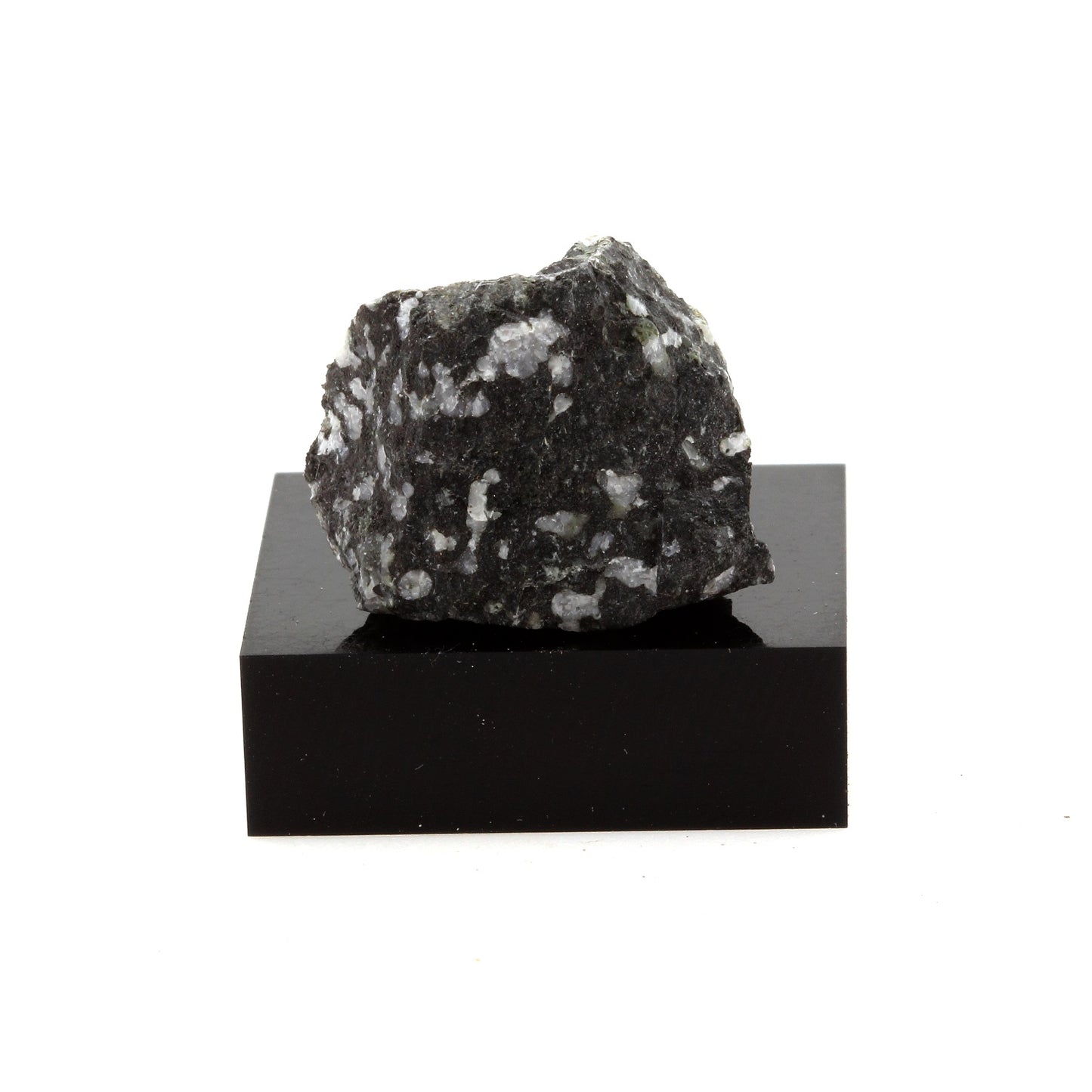 Alaskite mineral. 48.7 carats. En provenance de New Liskeard, Ontario, Canada.