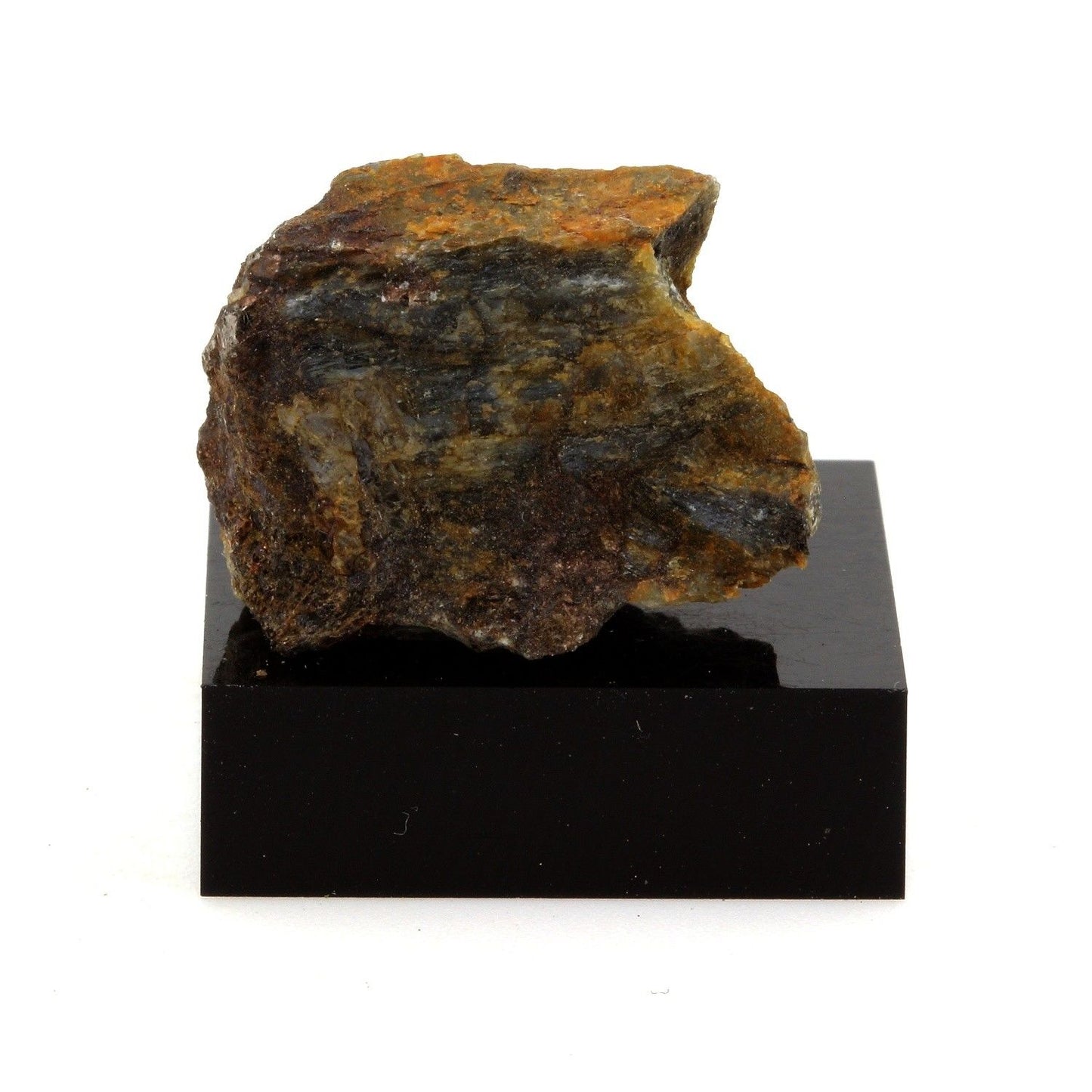Actinolite + Pyrite mineral. 50.2 carats. En provenance de Marmora, Ontario, Canada.