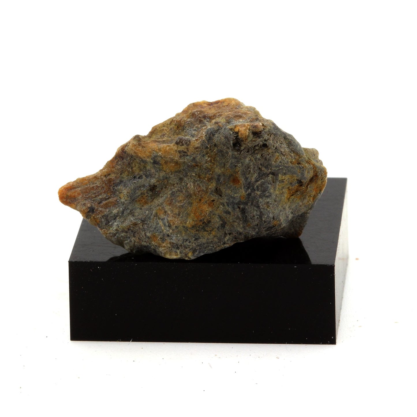 Clino-Amphibole. 38.3 carats. Wilberforce, Ontario, Canada