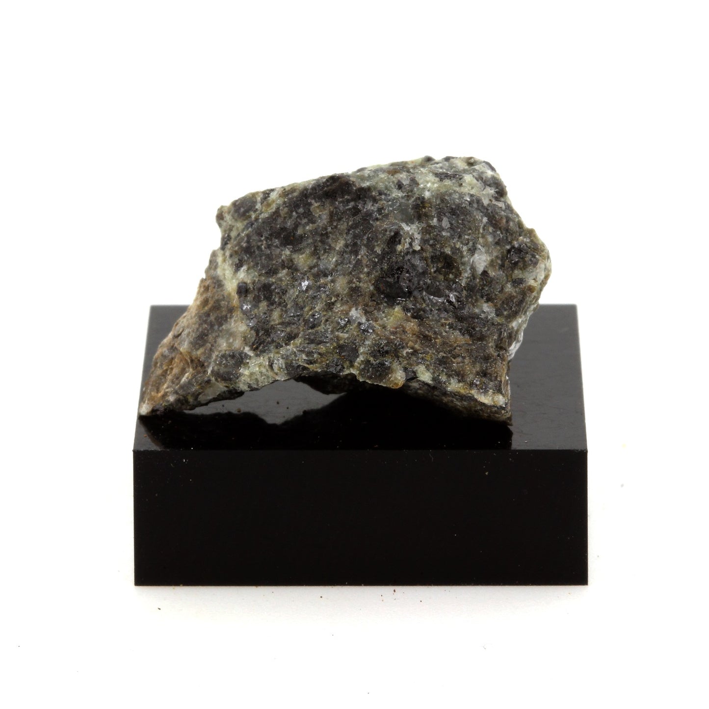 Orthite, 56.4 carats, Sept-Îles, Québec, Canada