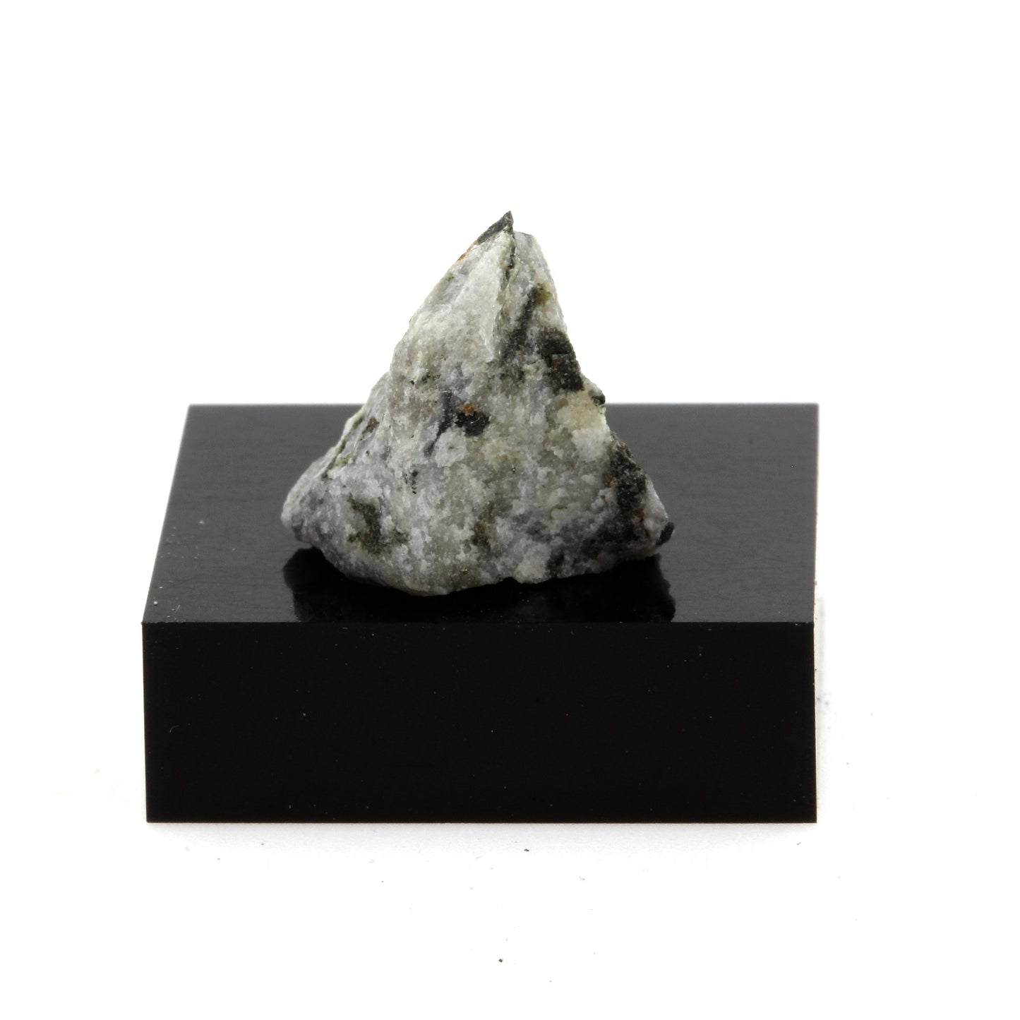 Embrechite. 16.8 carats. Grenville, Québec, Canada