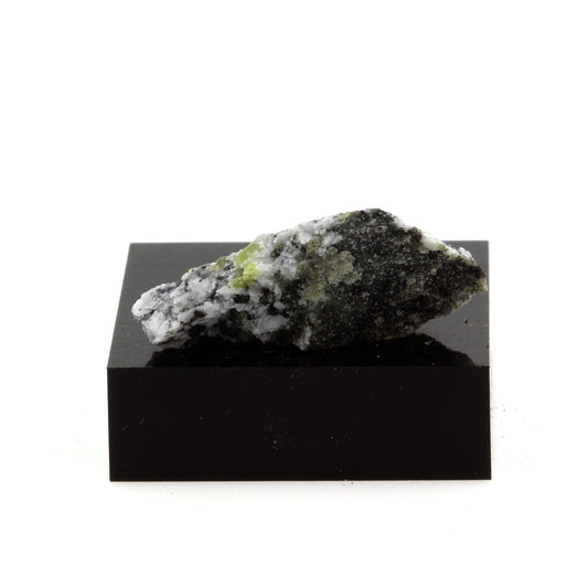 Chestermanite. 13.4 carats. Wakefield, Québec, Canada