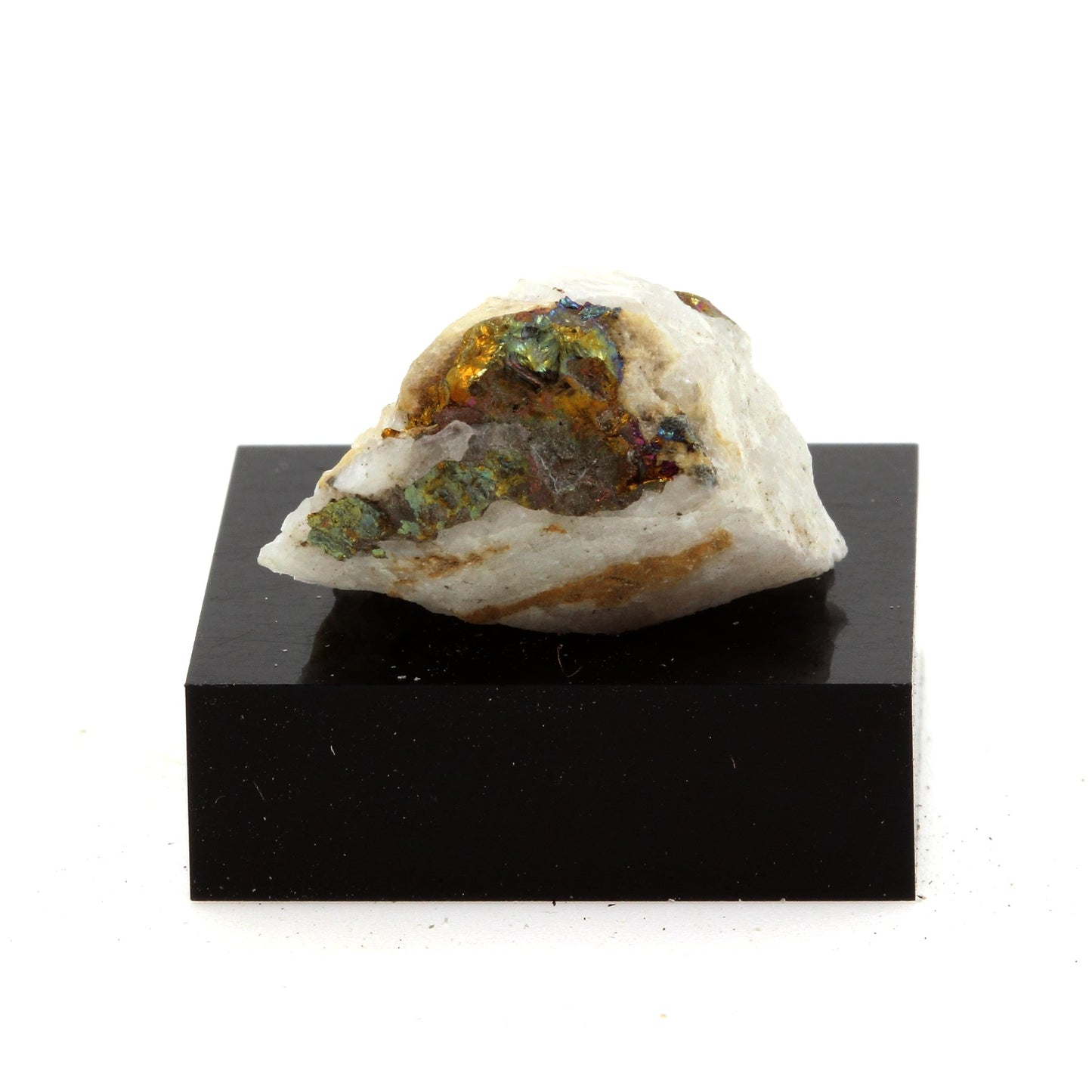 Quartz + Chalcopyrite. 38.8 carats. North Hatley, Québec, Canada