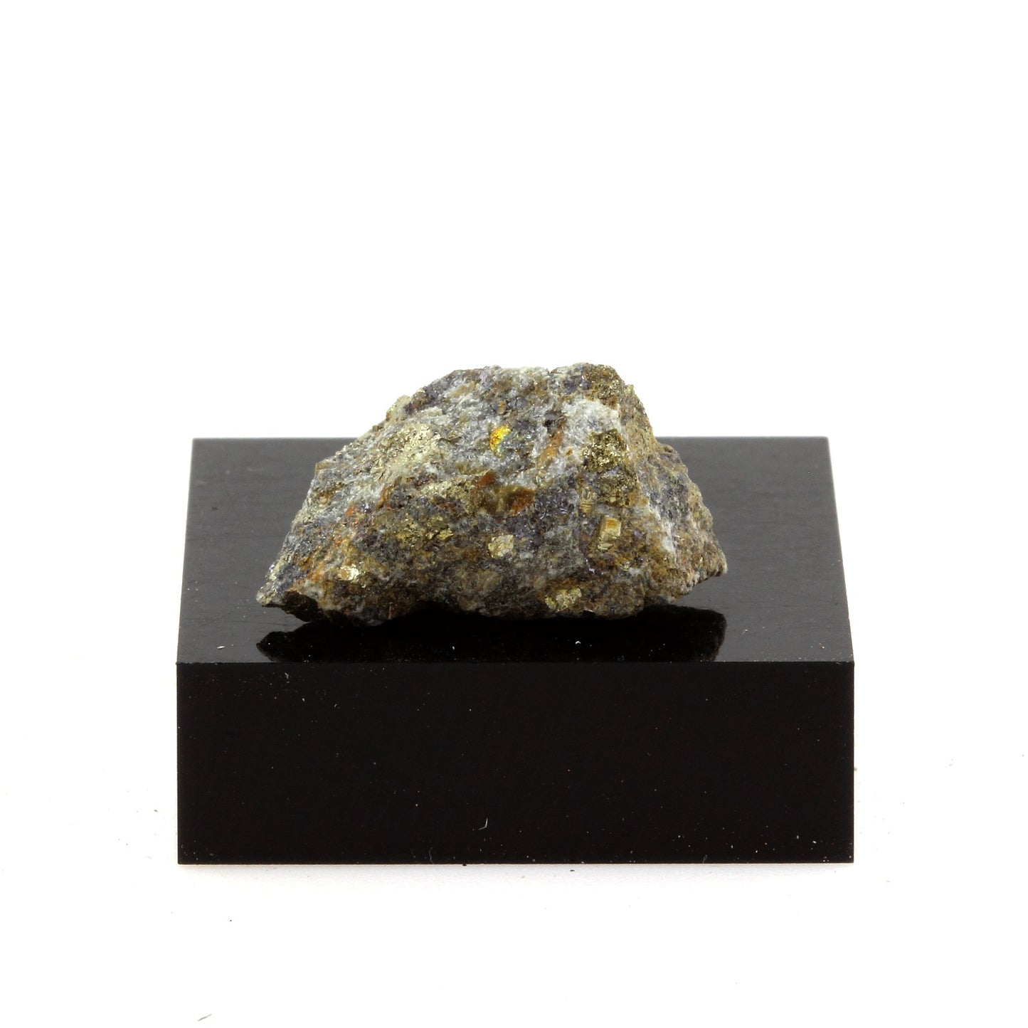 Fool's Gold Chalcopyrite. 20.6 carats, Estrie, Québec, Canada