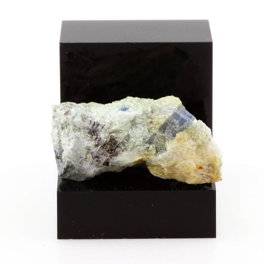 Cyanite Disthène. 55.71 carats. Pizzo Forno, Ticino, Suisse