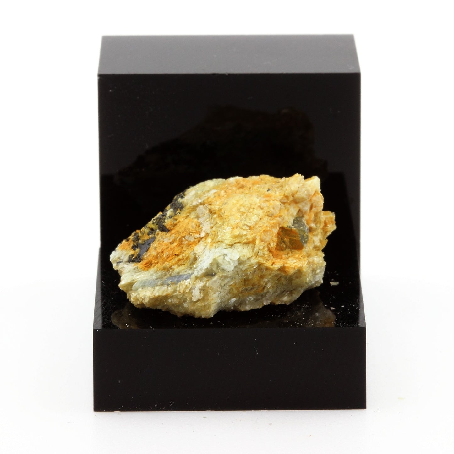 Cyanite Disthène. 42.15 carats. Pizzo Forno, Ticino, Suisse