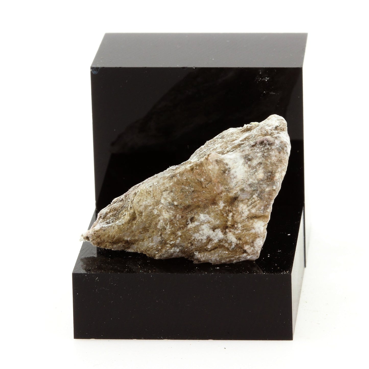 Denisovite, 43.8 carats, Kola, Russie