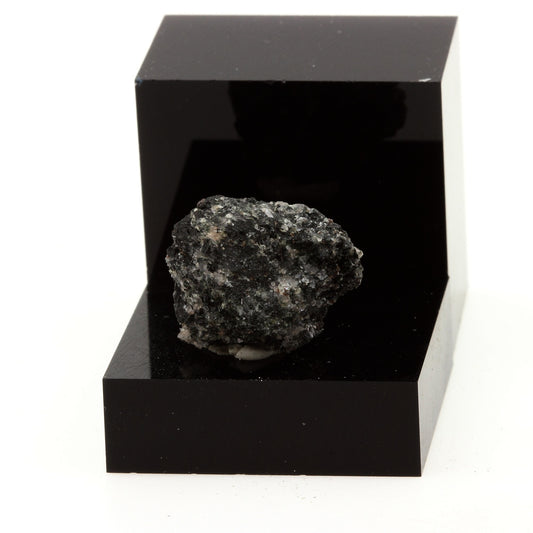 Ferro-hornblende, 17.2 carats, Lanark, Ontario, Canada
