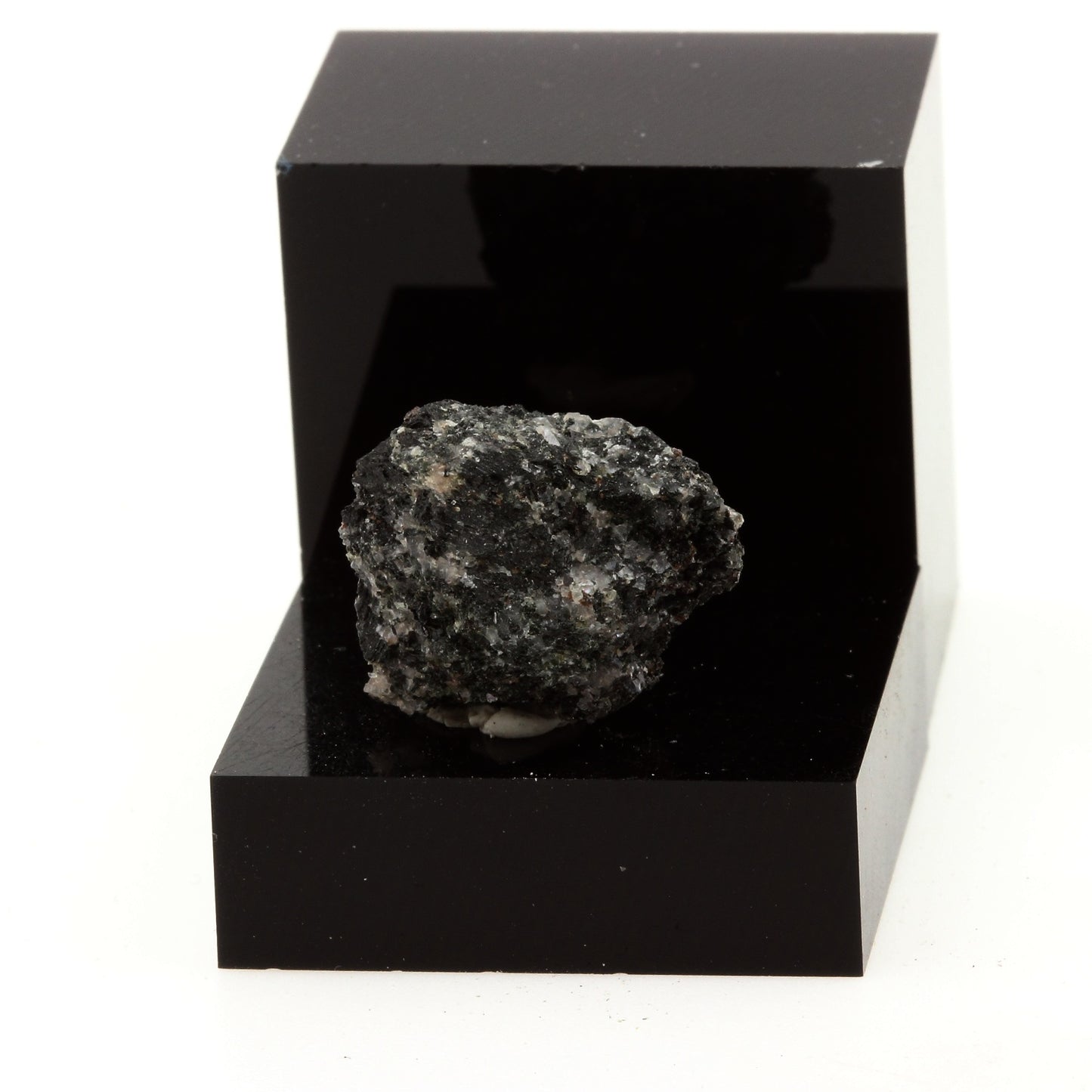 Ferro-hornblende, 17.2 carats, Lanark, Ontario, Canada