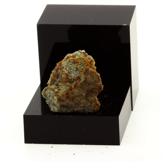 Chlorite + Alurgite, 29.7 carats, Grenville, Québec, Canada