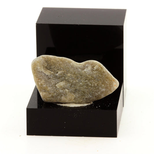 Dolostone. 18.2 carats. Estrie, Québec, Canada