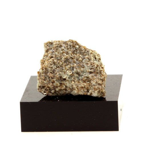 Alurgite, 31.3 carats, Grenville, Québec, Canada