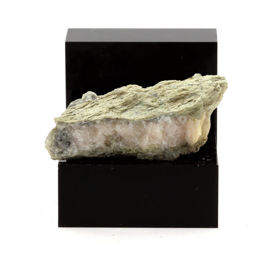 Calcite. 204.2 carats. Villefranche-sur-Saône, Rhône, France