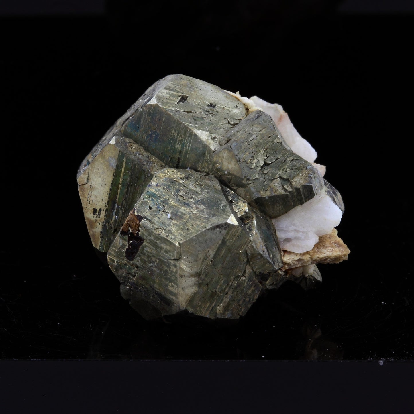 Pyrite, Siderite, Quartz, Baryte. 121.1 carats. Mésage Mine, Vizille, France
