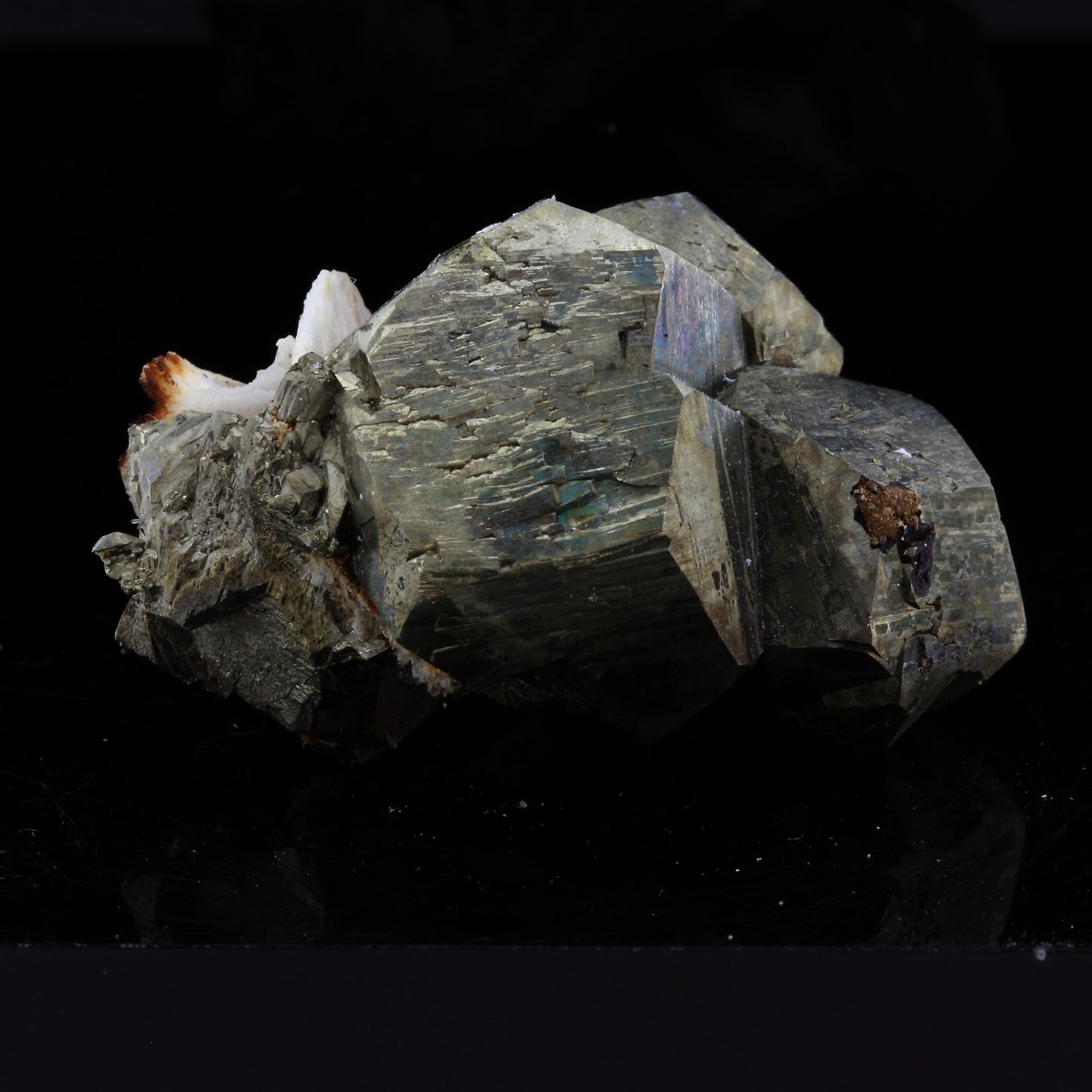 Pyrite, Siderite, Quartz, Baryte. 121.1 carats. Mésage Mine, Vizille, France