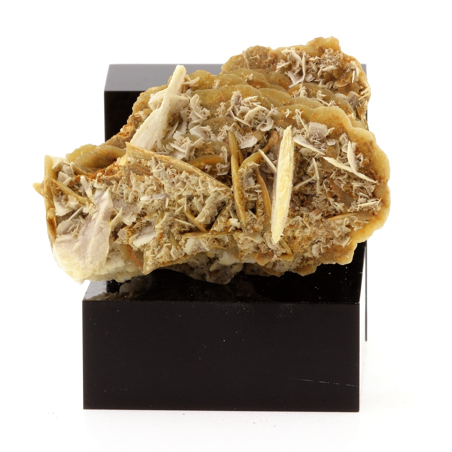 Siderite, Baryte, Quartz, Pyrite. 681.9 carats. Mésage Mine, Vizille, France