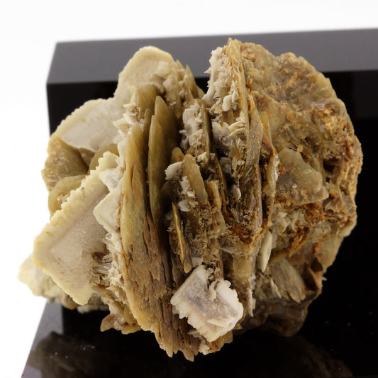 Siderite, Baryte, Quartz, Pyrite. 681.9 carats. Mésage Mine, Vizille, France