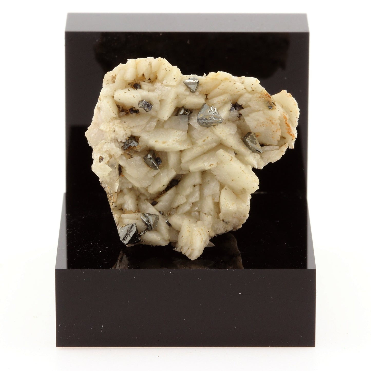 Tetrahedrite sur dolomite. 27.96 carats. Usclas-du-Bosc Quarry, Hérault, France