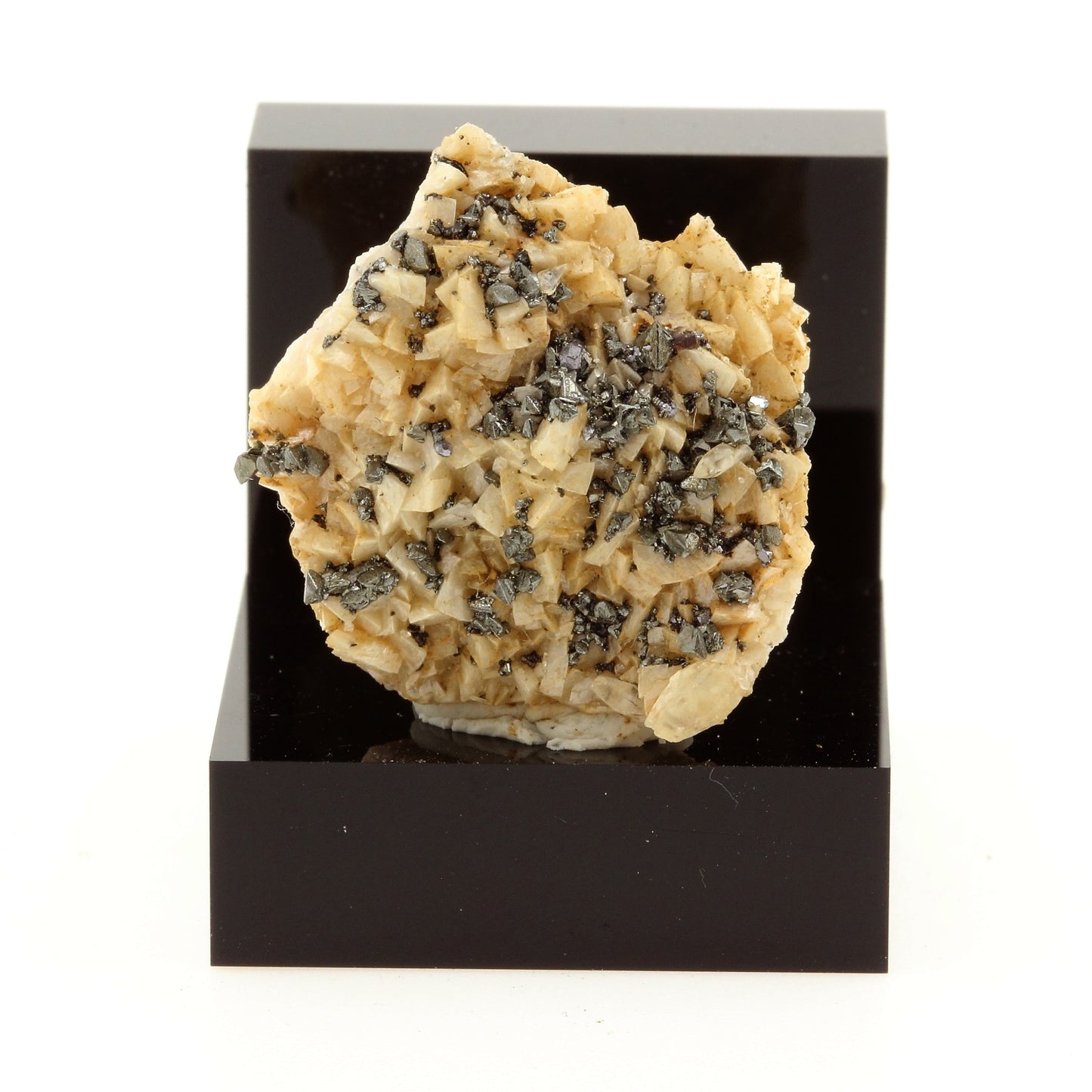 Tetrahedrite sur dolomite. 44.09 carats. Usclas-du-Bosc Quarry, Hérault, France