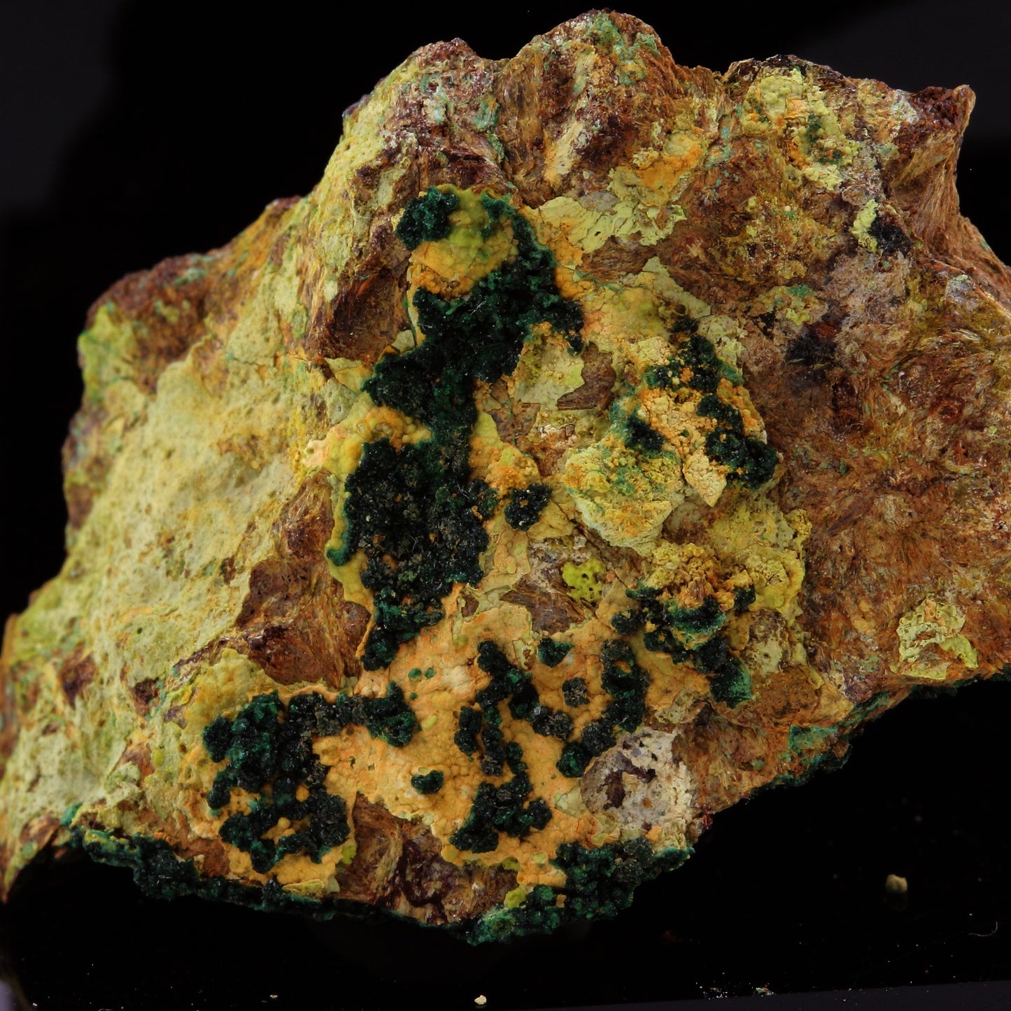 Gillardite + Gaspéite, 63.3 carats, 132 North Ni Mine, Widgiemooltha, Australie