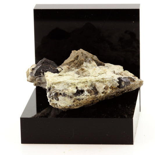 Dravite. 146.2 carats. Gypsum Quarry, Arignac, Ariège, France