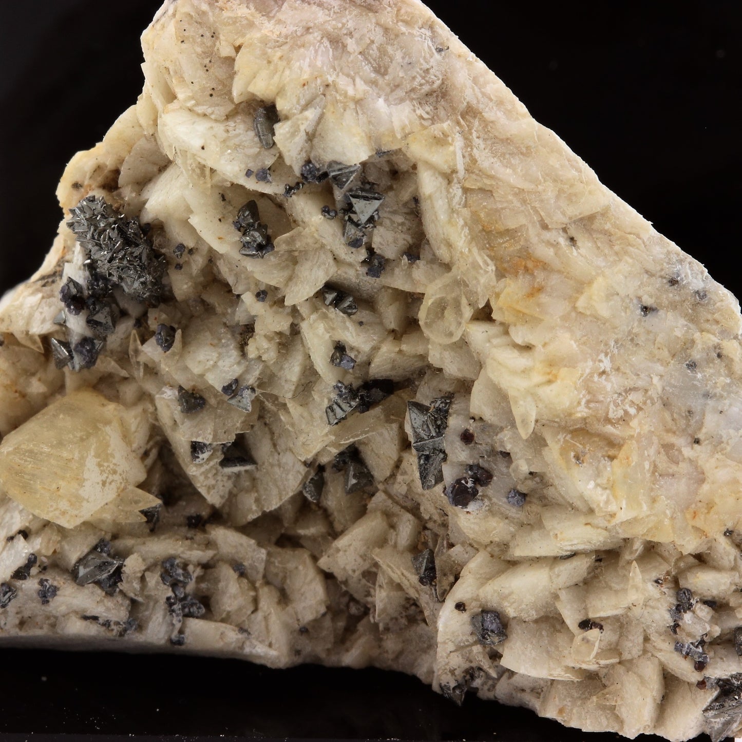 Tetrahedrite sur Dolomite. 193.8 carats. Usclas-du-Bosc Quarry, Hérault, France