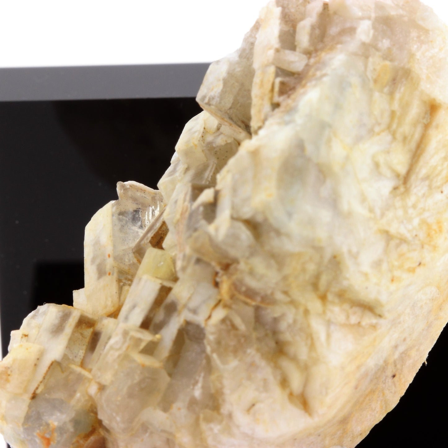 Baryte. 280.1 carats. Saint-Georges-les-Bains, Ardèche, France