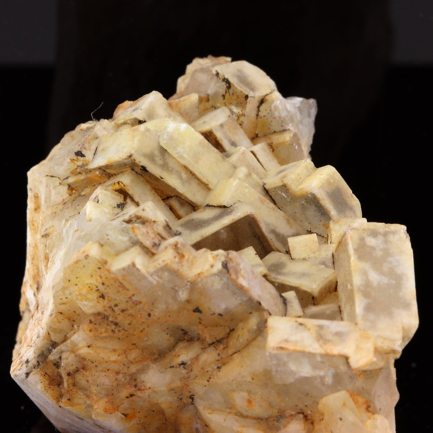 Baryte. 337.3 carats. Saint-Georges-les-Bains, Ardèche, France