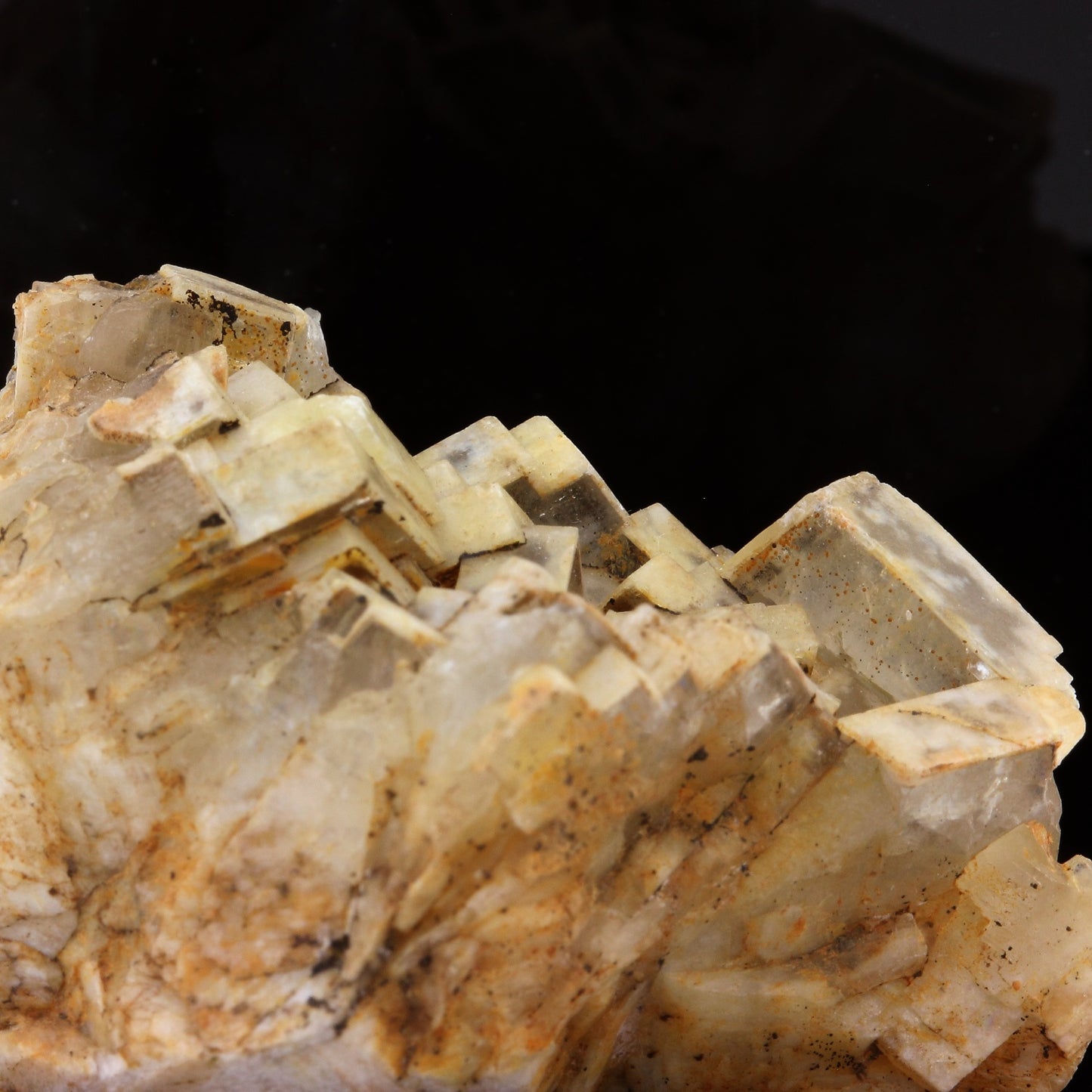 Baryte. 337.3 carats. Saint-Georges-les-Bains, Ardèche, France