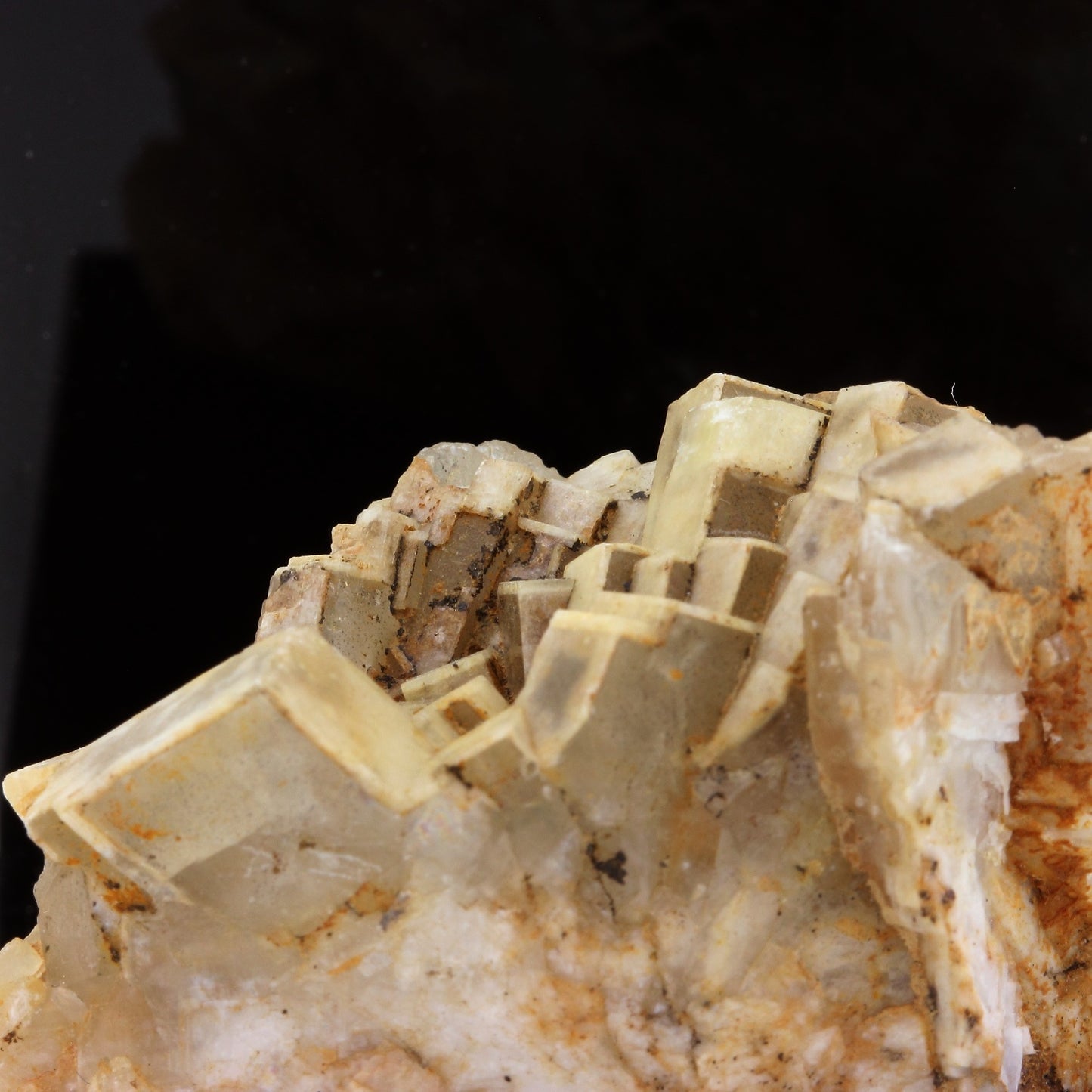 Baryte. 337.3 carats. Saint-Georges-les-Bains, Ardèche, France
