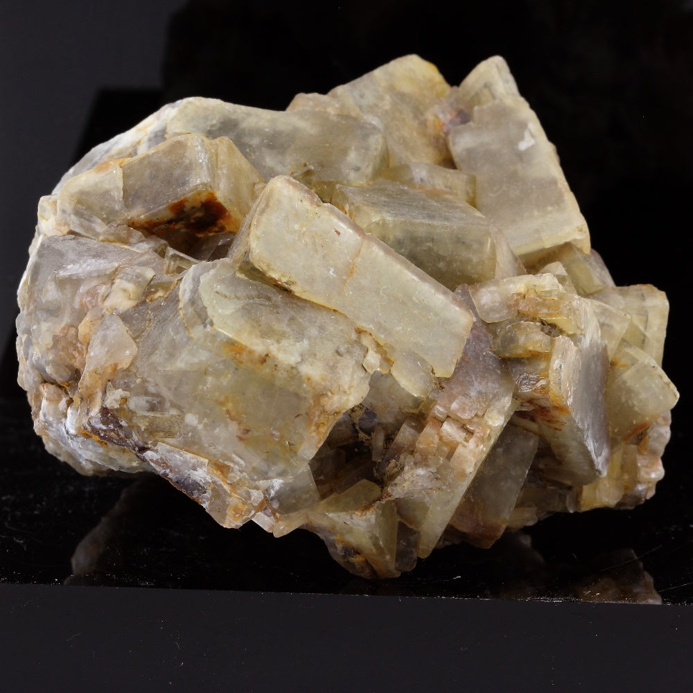 Baryte. 2870.1 carats. Saint-Georges-les-Bains, Ardèche, France