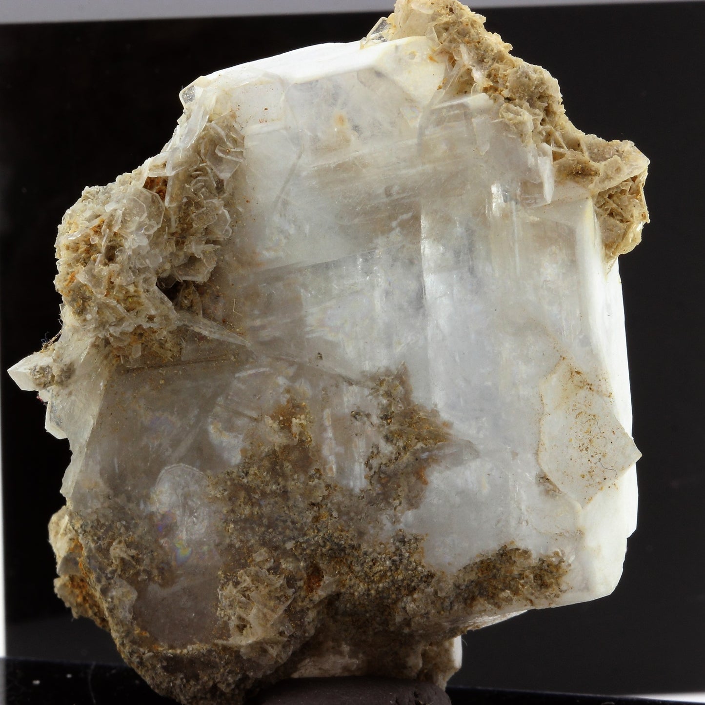 Baryte. 231.3 carats. Baryte occurrence, La Mure, Isère, France