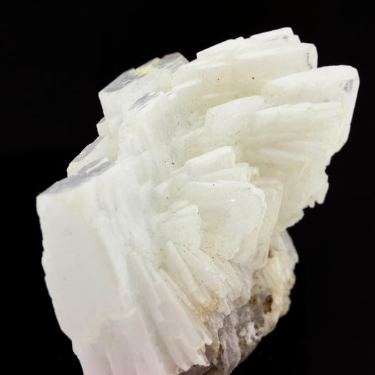 Baryte. 420.8 carats. Baryte occurrence, La Mure, Isère, France
