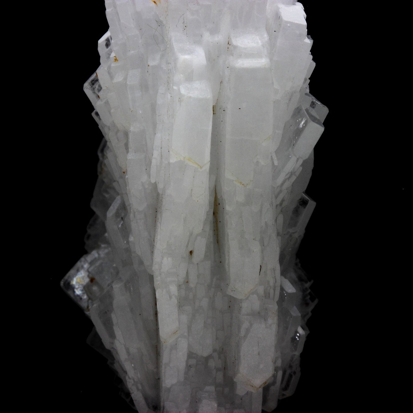 Baryte. 676.5 carats. Baryte occurrence, La Mure, Isère, France