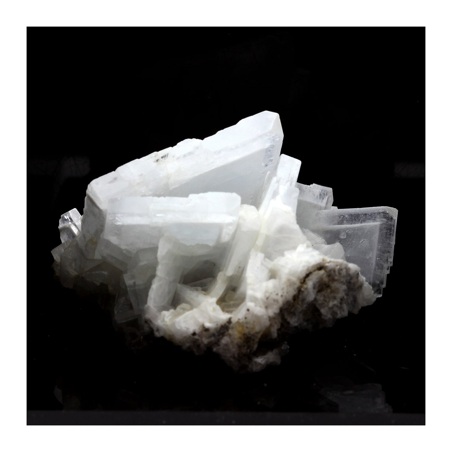Baryte. 427.0 carats. Baryte occurrence, La Mure, Isère, Auvergne-Rhône-Alpes, France