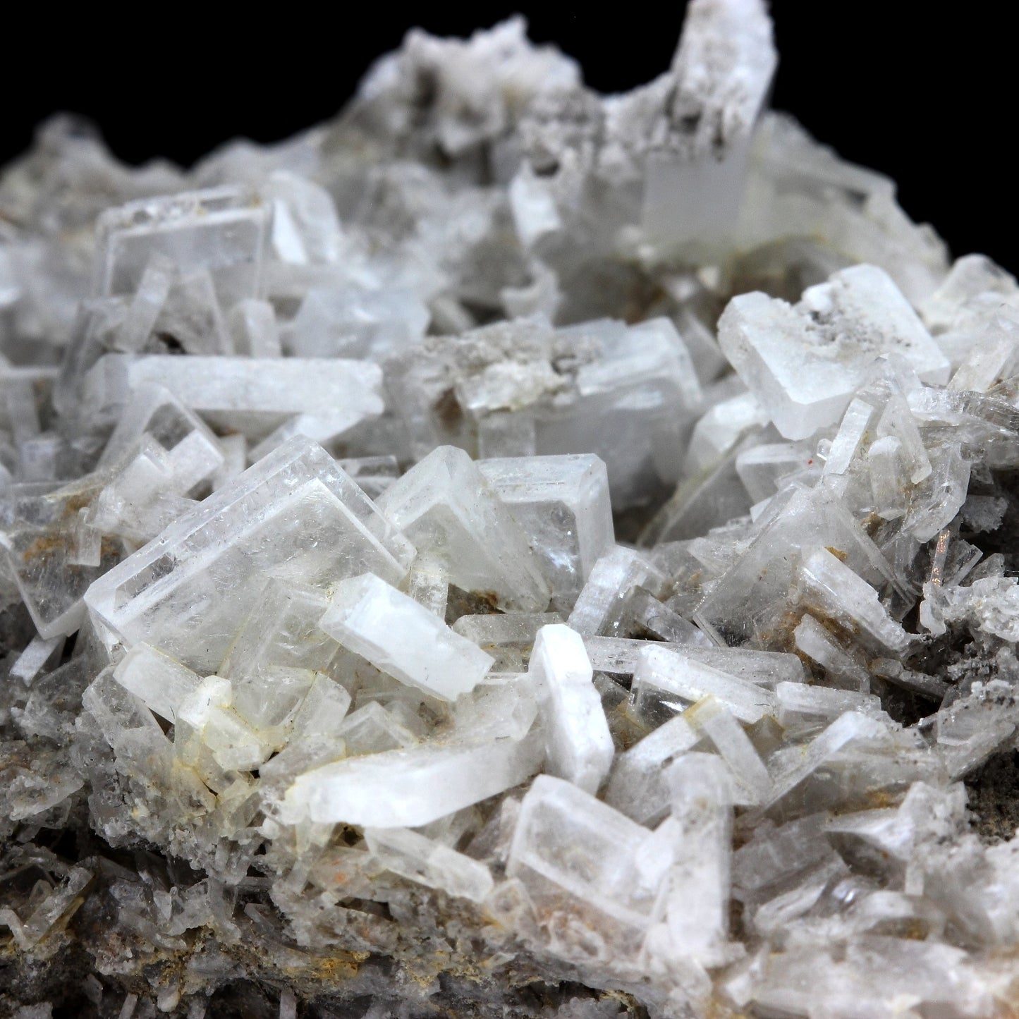 Baryte. 426.8 carats. Baryte occurrence, La Mure, Isère, Auvergne-Rhône-Alpes, France