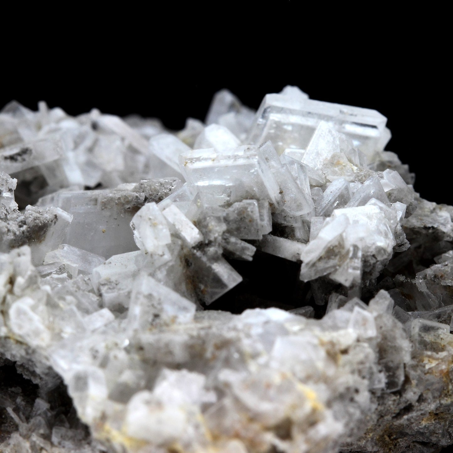 Baryte. 426.8 carats. Baryte occurrence, La Mure, Isère, Auvergne-Rhône-Alpes, France