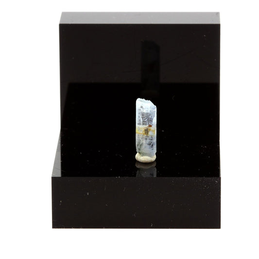 Cyanite Disthène. 0.99 carats. Pizzo Forno, Ticino, Suisse