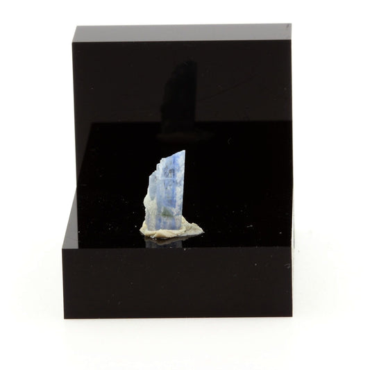 Cyanite Disthène. 4.15 carats. Pizzo Forno, Ticino, Suisse